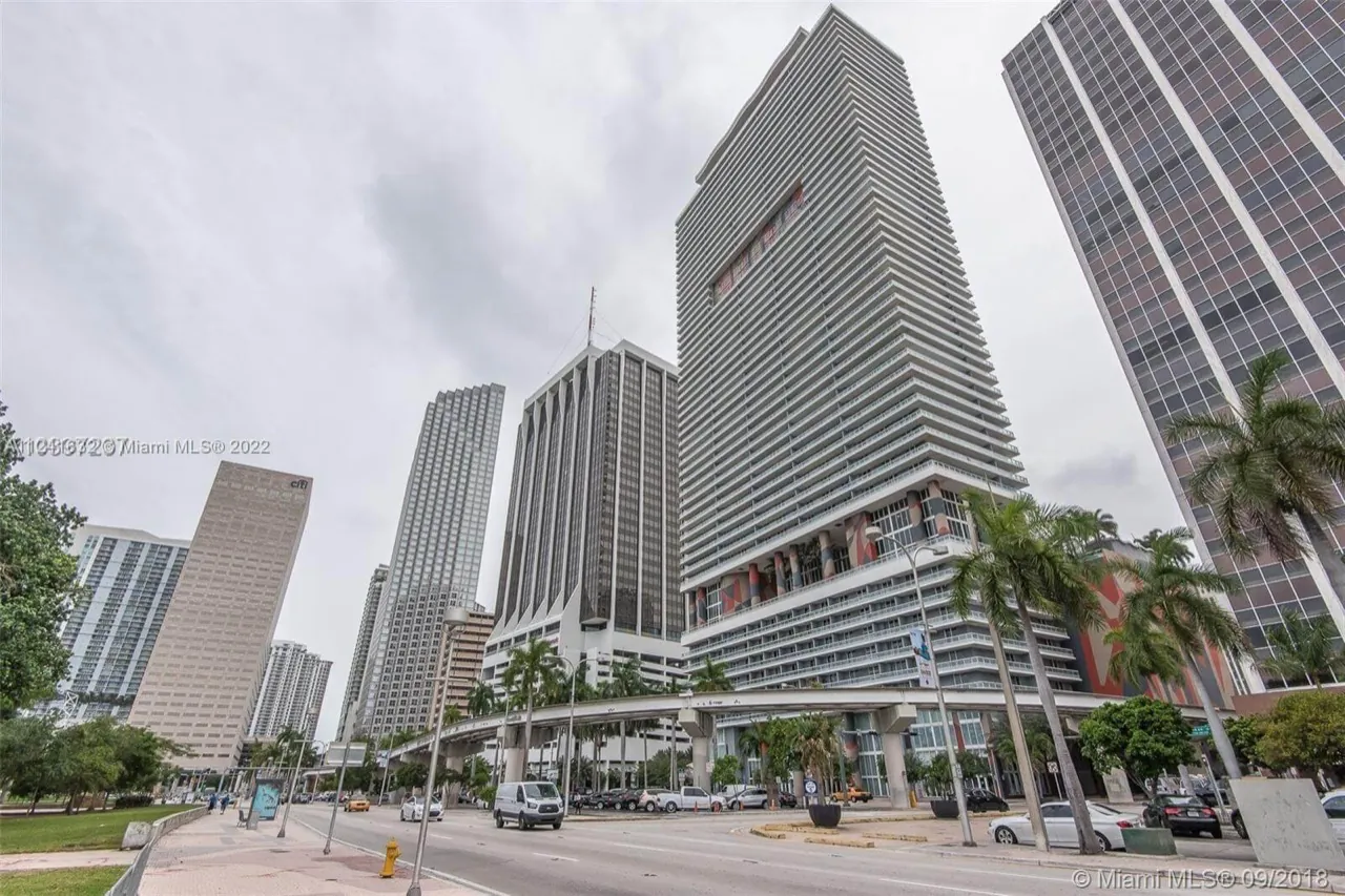 50 Biscayne - Downtown Miami Location